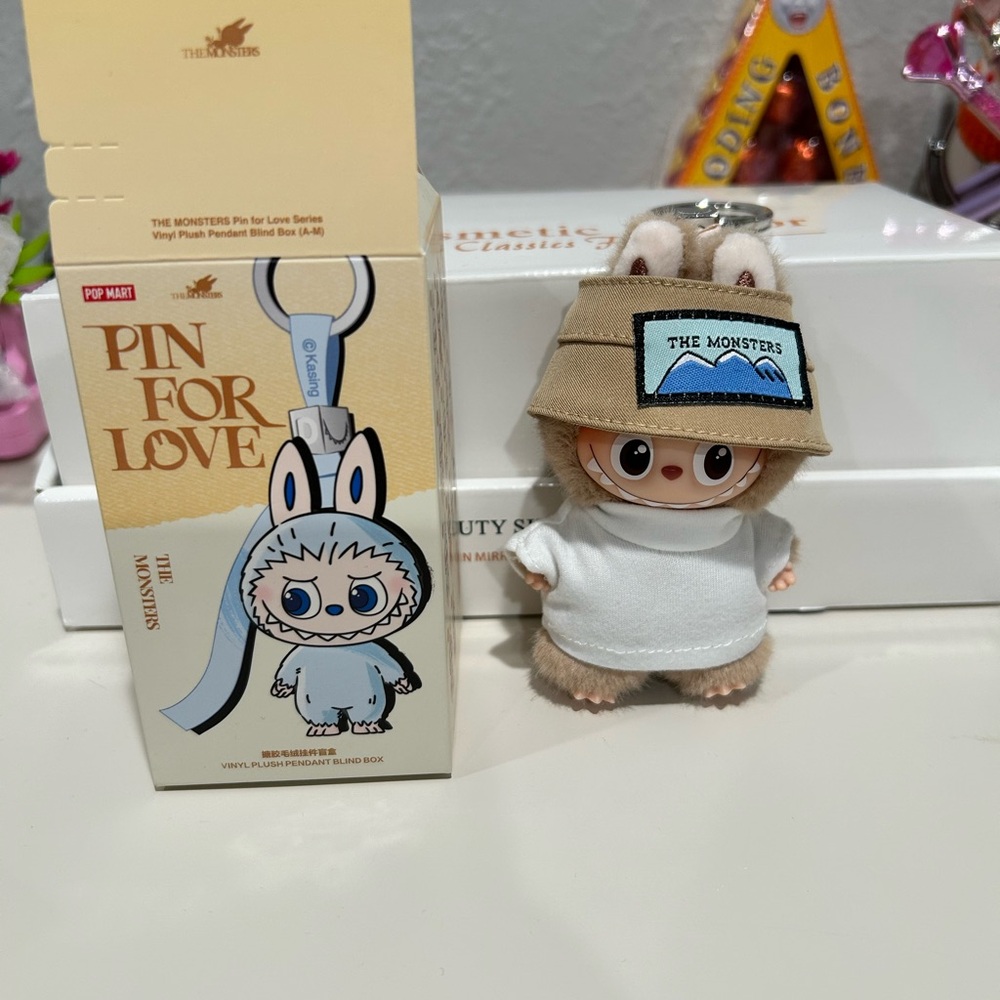 Pin for Love - B (comes with outfit)